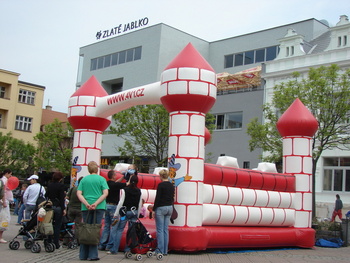 Sk�kac� hrad
