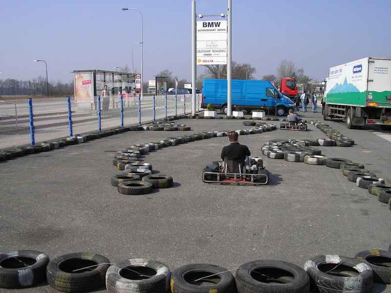 Motokary Pardubice (minutová jízda, motokárových drah, motokárová dráha) Motokary Pardubice